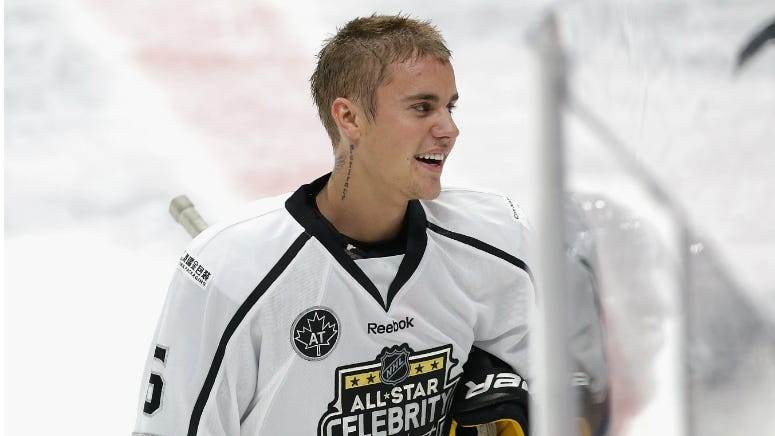 Justin Bieber reacts during the 2017 NHL All-Star Celebrity Shootout as part of the 2017 NHL All-Star Weekend at STAPLES Center on January 28, 2017