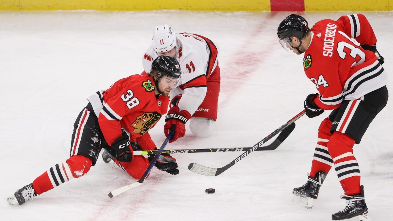Blackhawks lose to Hurricanes in a shootout