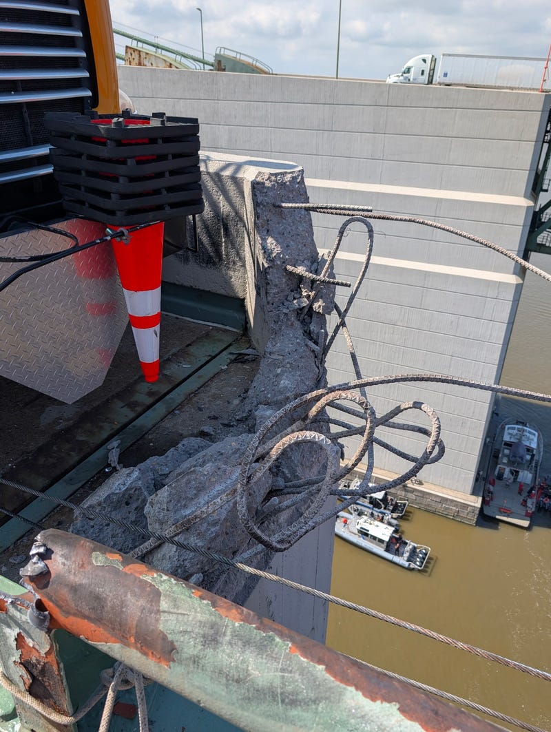 Tractor truck falls off Delaware Memorial Bridge into river