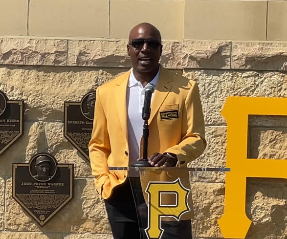 Barry Bonds at podium