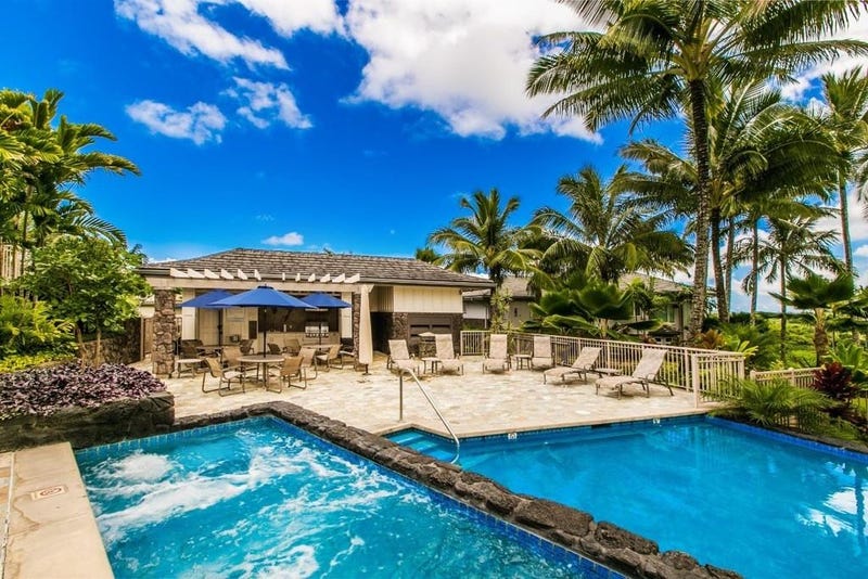 A view of some of the outdoor amenities available at the condo complex.