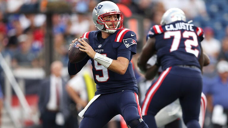 Bill Belichick gives terse response to question about confidence in Hoyer, Zappe