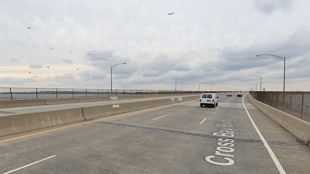 Pedestrian fatally struck trying to cross Queens bridge