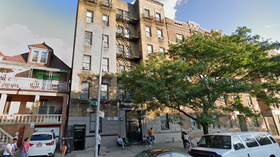 Estranged husband arrested in death of Bronx woman found stabbed in bed