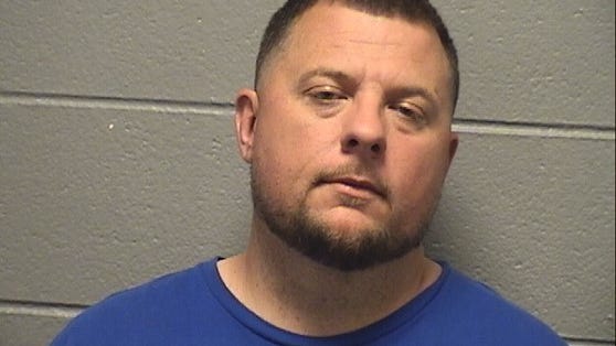 Swing and a miss: Chicago man on probation caught trying to sell counterfeit Cubs hats in Wrigleyville