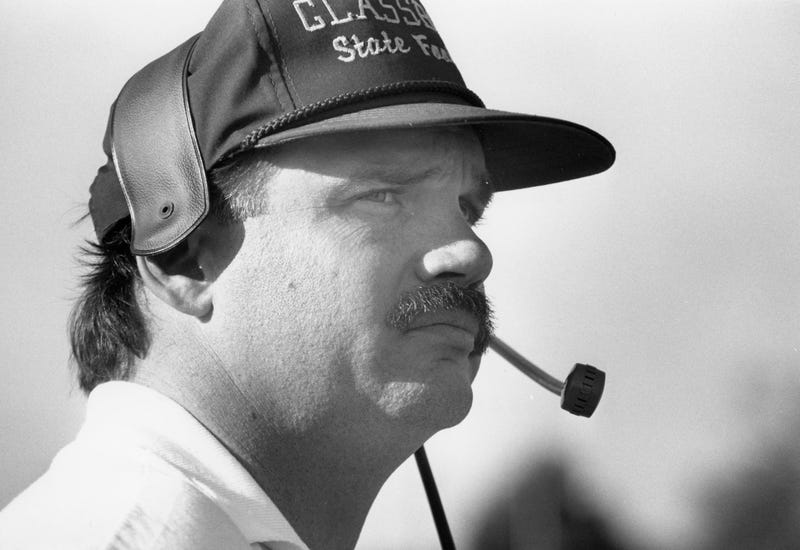 Former Eagles linebacker and Rowan head coach John Bunting
