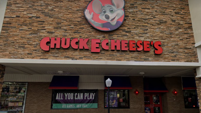 VIDEO: Mom alleges mascot at NJ Chuck E. Cheese racially discriminated against daughter
