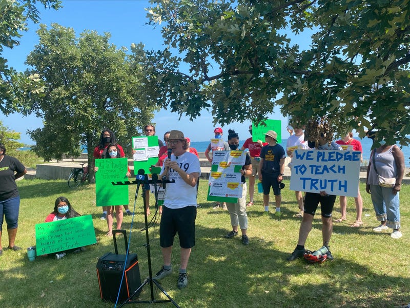 Chicago Teachers Union rallies in support of critical race theory