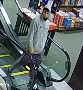 Man who exposed himself to woman at Barnes & Noble café inside LI mall sought