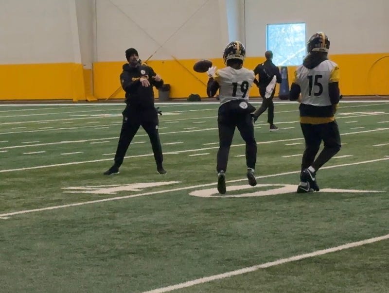 Calvin Austin catching a pass in practice