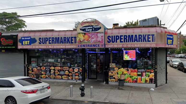 Bodega worker among 2 shot in Brooklyn, gunman who fled in blue sedan sought