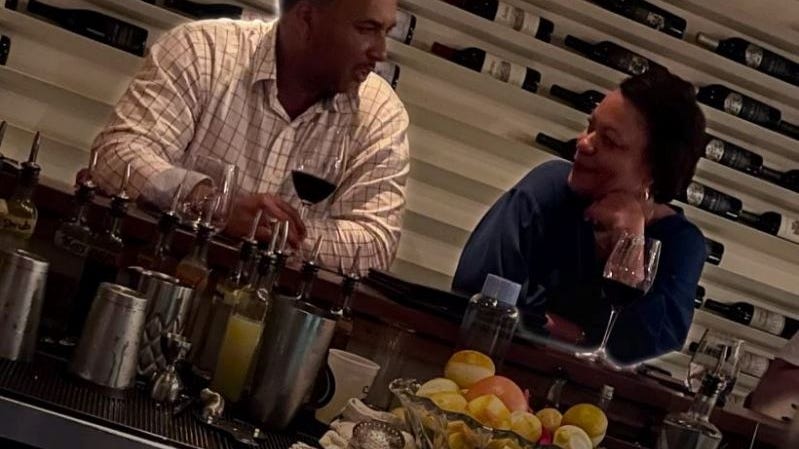 More photos show Cantrell, Vappie drinking at French Quarter bar