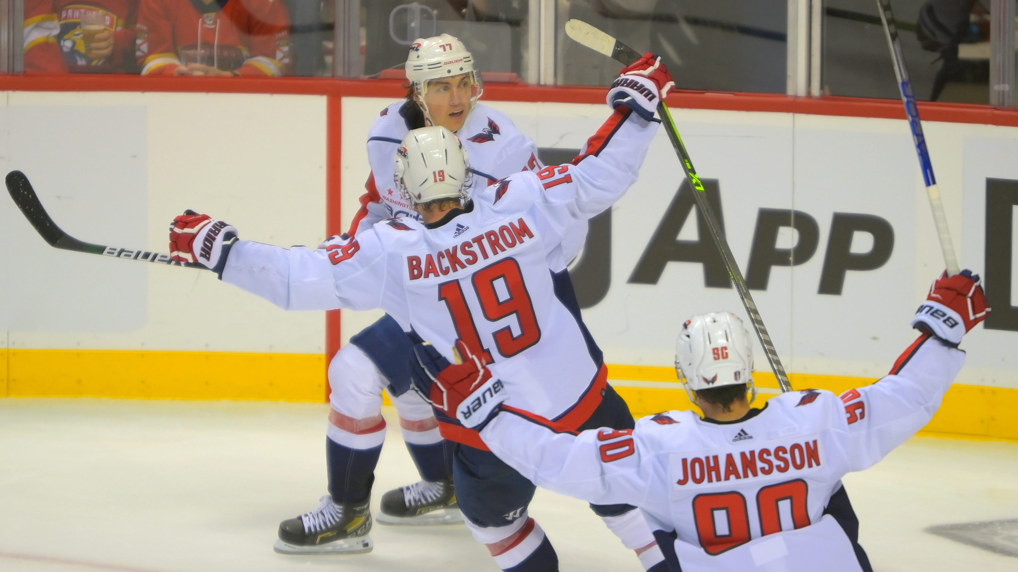 Rating Evgeny Kuznetsov vs. T.J. Oshie's Game 1 Goals