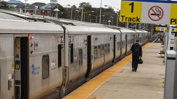 Tren de LIRR arrolla mortalmente a una persona "no autorizada" en las vías