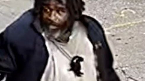 Hombre es acusado de darle una nalgada a chica de 17 años en un McDonald’s del Bronx