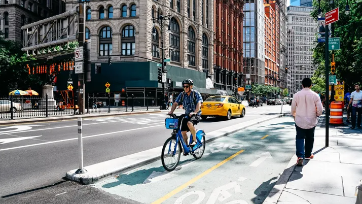 Nueva York lejos del número prometido de nuevos carriles para bicicletas y autobuses