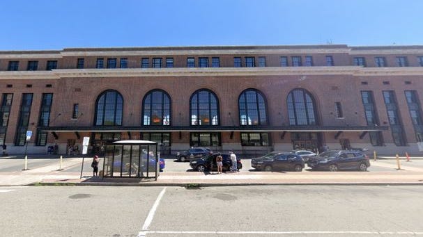 Hombre es tiroteado en una estación de Connecticut tras una pelea en un tren Metro-North