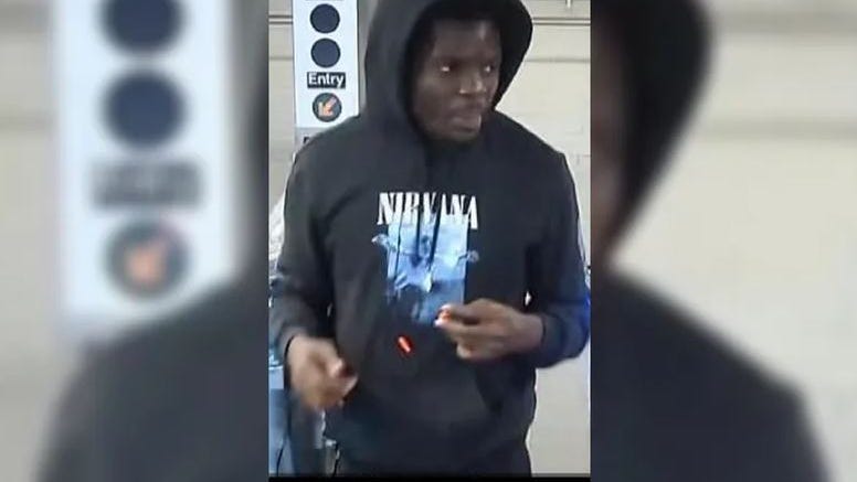 Hombre pide dinero para pañales antes de robar a un pasajero del metro en Grand Central