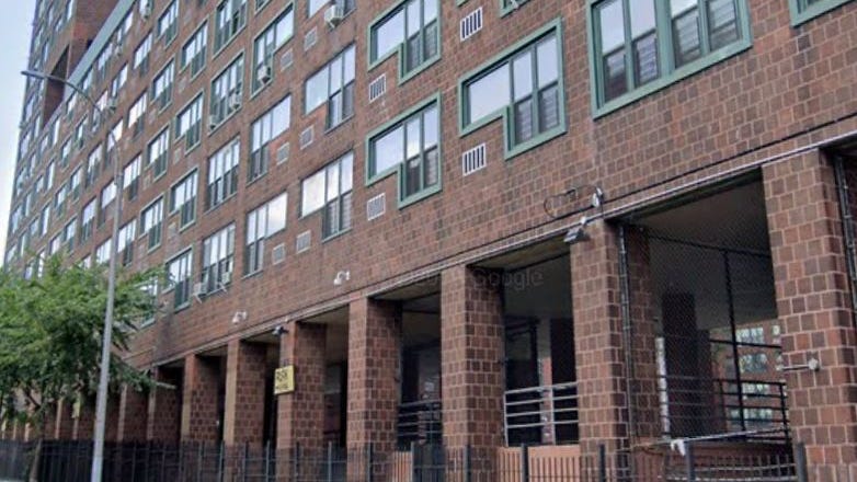 Mujer del Bronx, de 73 años, recibe disparo en la pierna mientras espera para ir a votar