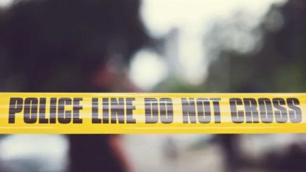Hombre de 36 años muere tiroteado en deli de Brooklyn