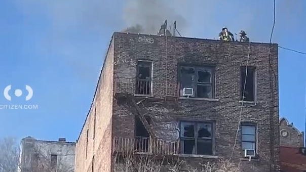 10 personas resultaron heridas durante incendio considerado "sospechoso' en un edificio residencial del Bronx