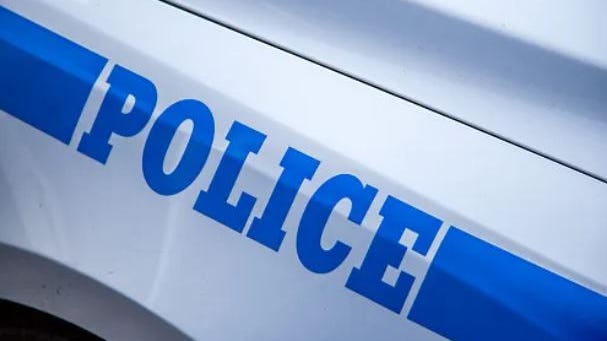 Empleado de escuela primaria de Queens acusado de violar a una adolescente