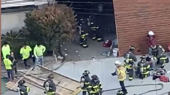 4 trabajadores quemados en una obra del Bronx
