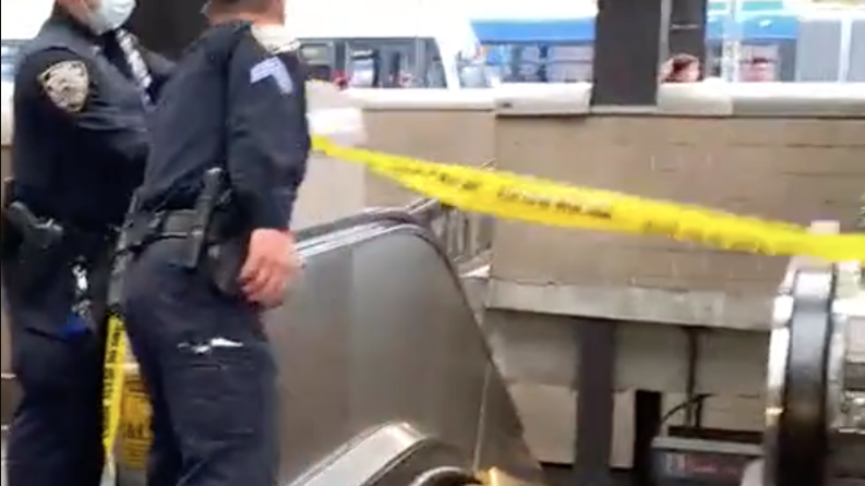 Hombre muere tras recibir un disparo en el pecho en estación de metro de Queens