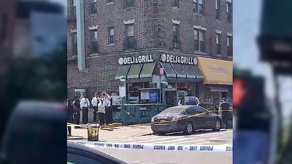 Disparan a 2 transeúntes adolescentes en una estación de metro de Brooklyn; la policía busca a dos responsables