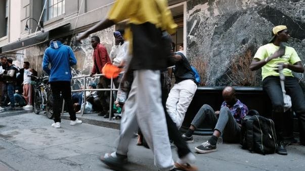 Nueva York construirá albergue para 2,000 migrantes en Randall's Island