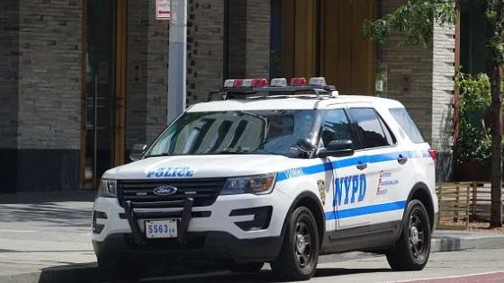 Acusan al padrastro de la muerte de un chico de 15 años que apareció con una herida en el cuello en un apartamento del Bronx