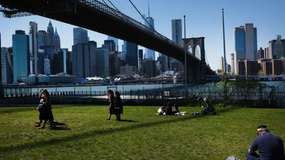 Encuentran cuerpo de niña de 13 años a orillas del río del Brooklyn Bridge Park
