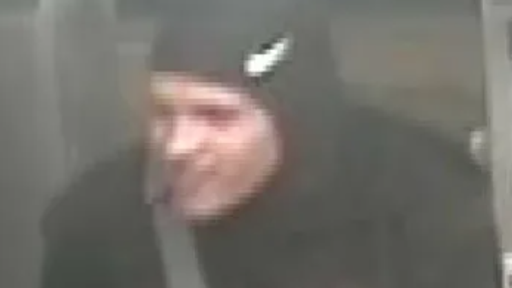 Man, 19, struck with metal baton inside UES subway station, suspect sought