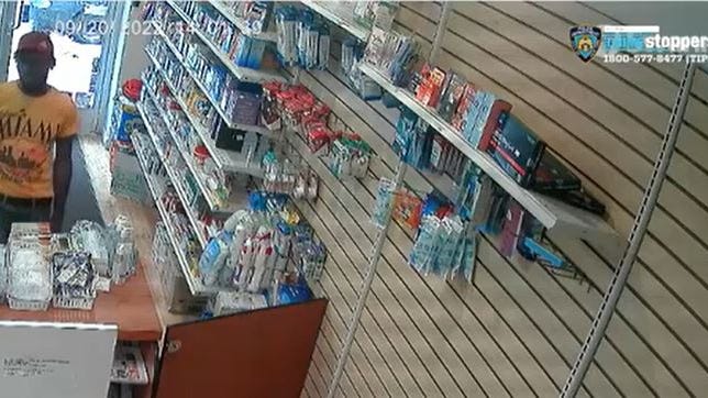 VIDEO: Golpeó al dueño de una farmacia con una cadena de bicicleta para robar un frasco de Advil