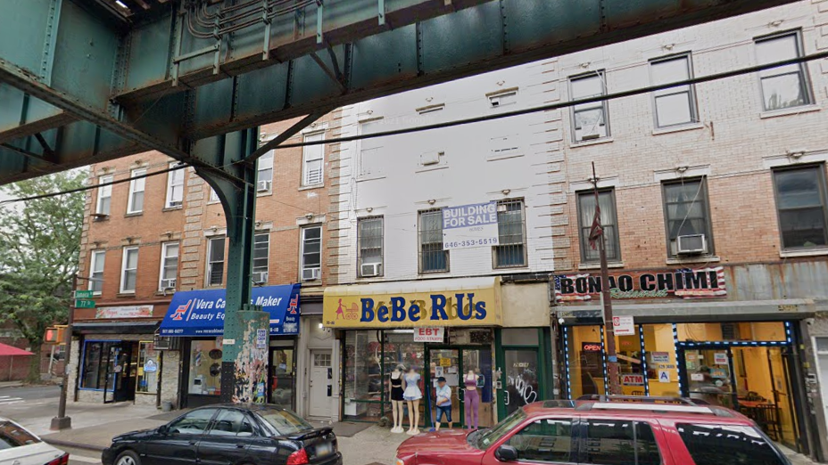 Dead man found decomposing under couch in Queens ID'd
