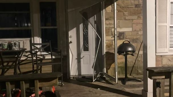 Sospechoso de enfrentamiento en LI se suicida después de que una bala perdida alcanzara a una niña de 3 años que saltaba en el sofá de la casa de al lado