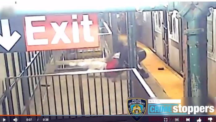 SE BUSCA AL ASESINO: Pasajero del metro de Nueva York muere tras ser apuñalado repentinamente