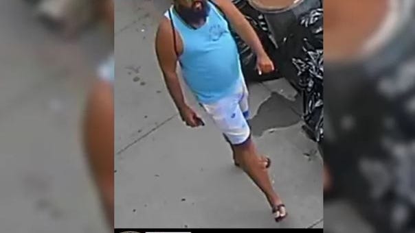 Un hombre da un puñetazo a una mujer de 79 años en un ataque callejero en Nueva York