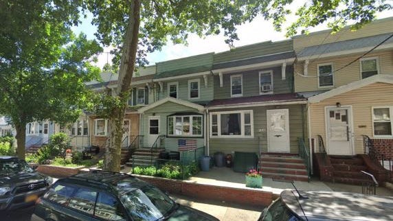 Hombre de Queens, de 86 años, acusado de asesinato por la muerte de su esposa de 78