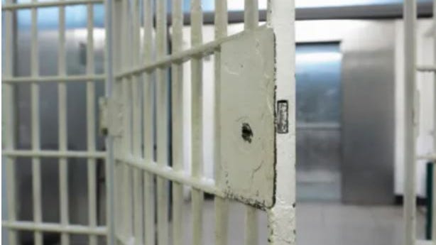 Hombre recibe 27 años de cárcel por matar al superintendente de un edificio de Brooklyn y enterrar su cuerpo en el patio