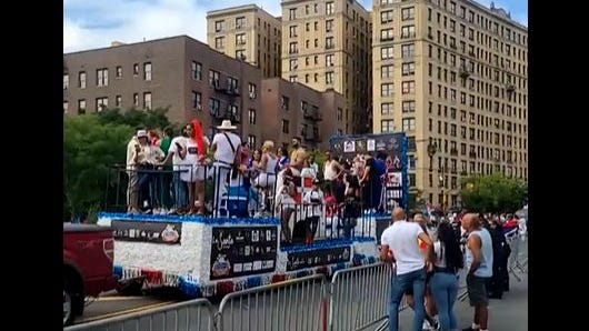 Hombre recibió un disparo durante la ruta de la Gran Parada Dominicana del Bronx, hay un detenido