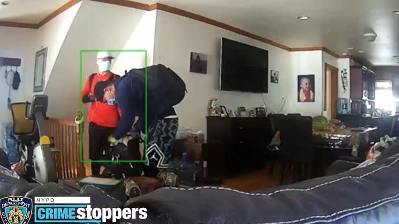 VIDEO: Ladrones roban $50,000 dólares en efectivo y joyas en una casa de Queens