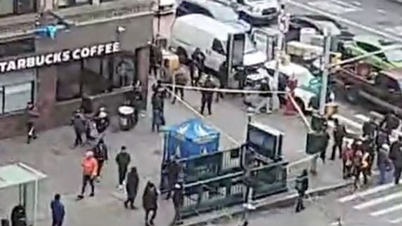 Hombre de unos 40 años muere tiroteado en Harlem