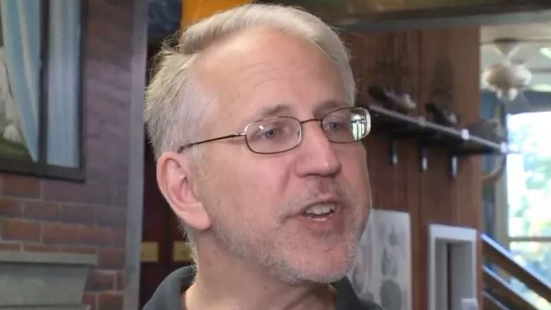 Ex director de museo de niños de CT se declara culpable de distribuir pornografía infantil