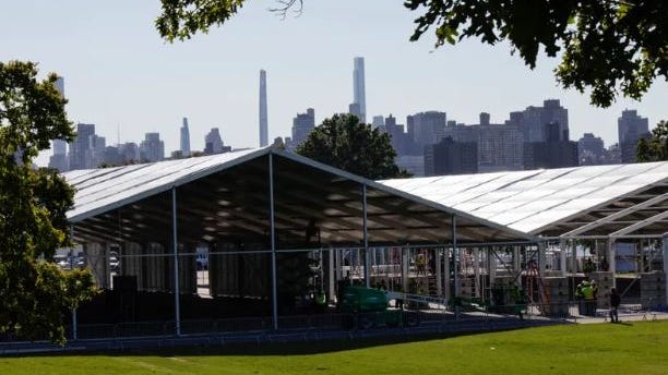 Nueva York vuelve a pensar en Randall's Island como un mega-albergue para inmigrantes a medida que aumenta la crisis