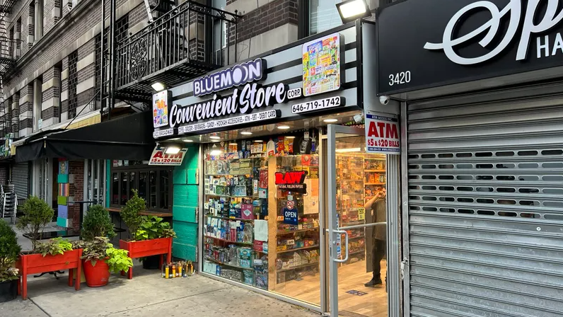 Trabajador de bodega de NY que mató a un agresor tras una disputa por unas papitas fritas, queda en libertad bajo fianza en medio de las críticas