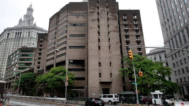 Nueva York busca albergar a inmigrantes en la cárcel clausurada donde murió Jeffrey Epstein