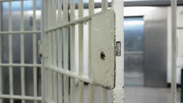 Hombre de Queens, de 60 años, condenado a 7 años por apuñalar a un hombre que aparcó delante de su casa