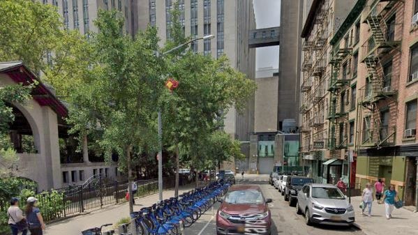 Hombre fatalmente acuchillado en el cuello cerca del parque de Chinatown