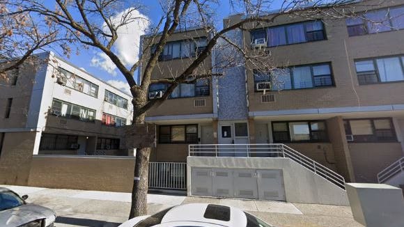 Niño de 12 años, tiroteado en el vestíbulo de un edificio residencial de Brooklyn